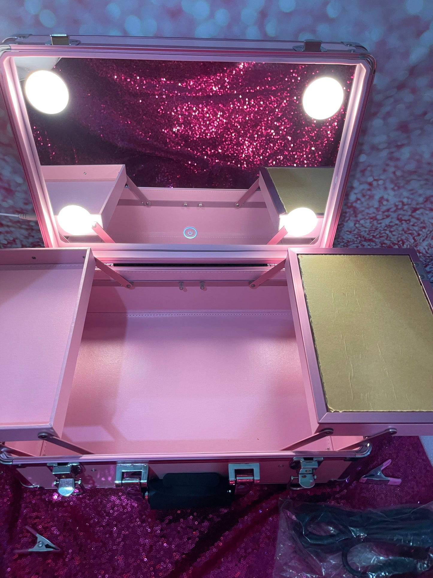 Makeup suit case & light